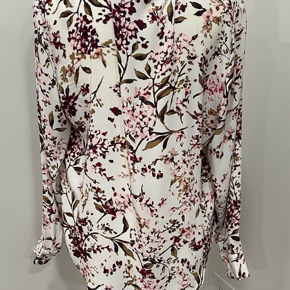 White House Black Market Floral Blouse - Picture 4 of 6
